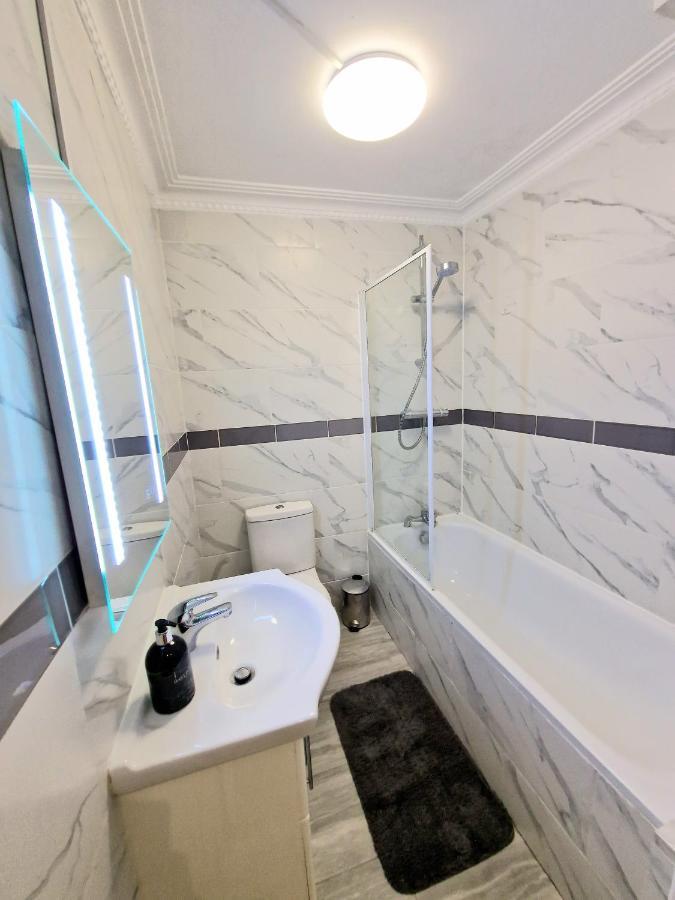 Cosy Home In Kensington - Great Location! 3 Minutes Walk To Earl'S Court Station London Eksteriør bilde